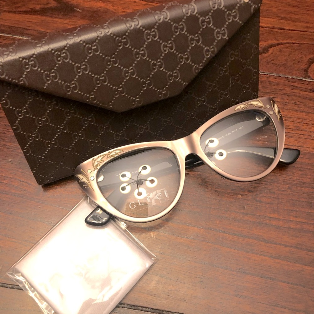 New in Case Authentic Gucci Cat-Eye Frames Eyeglasses